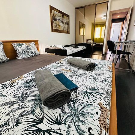 The Nice - 3 Rooms, 3Air Cond, 3Tv, 3Fans, 2 Wc, Wifi Everywhere 5Min Aeroport, Train, Beach, 1Min Tram, 15 Min Centre, Port, Parking Possible Экстерьер фото