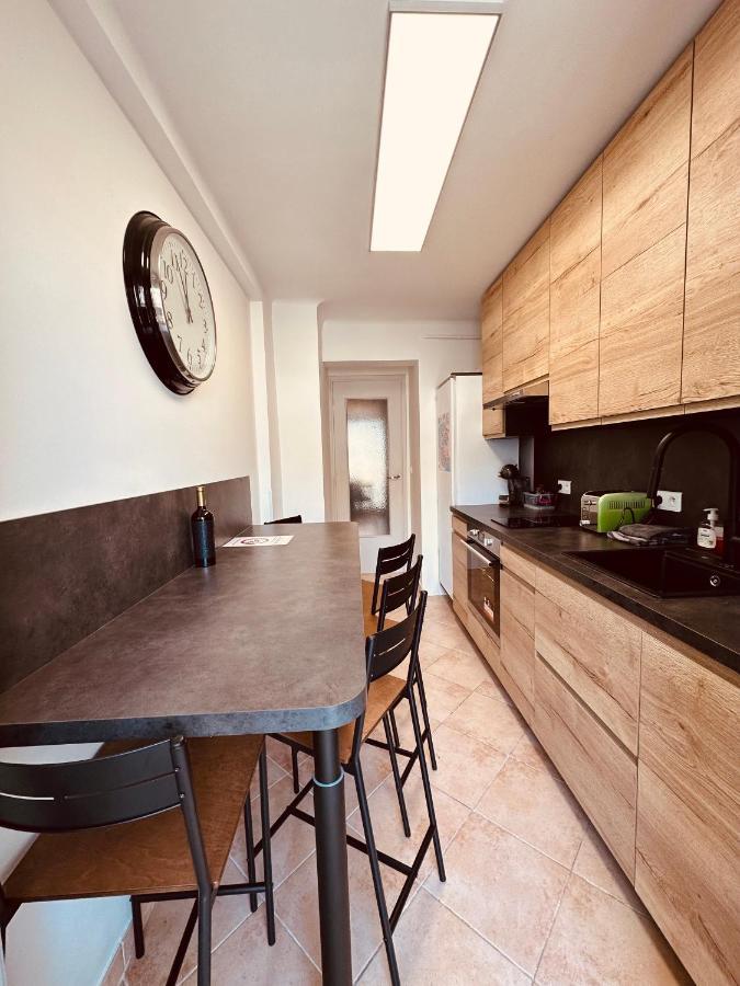 The Nice - 3 Rooms, 3Air Cond, 3Tv, 3Fans, 2 Wc, Wifi Everywhere 5Min Aeroport, Train, Beach, 1Min Tram, 15 Min Centre, Port, Parking Possible Экстерьер фото